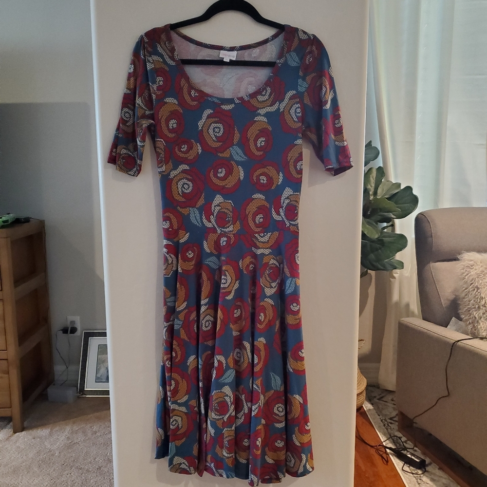 Lularoe Nicole dress size M